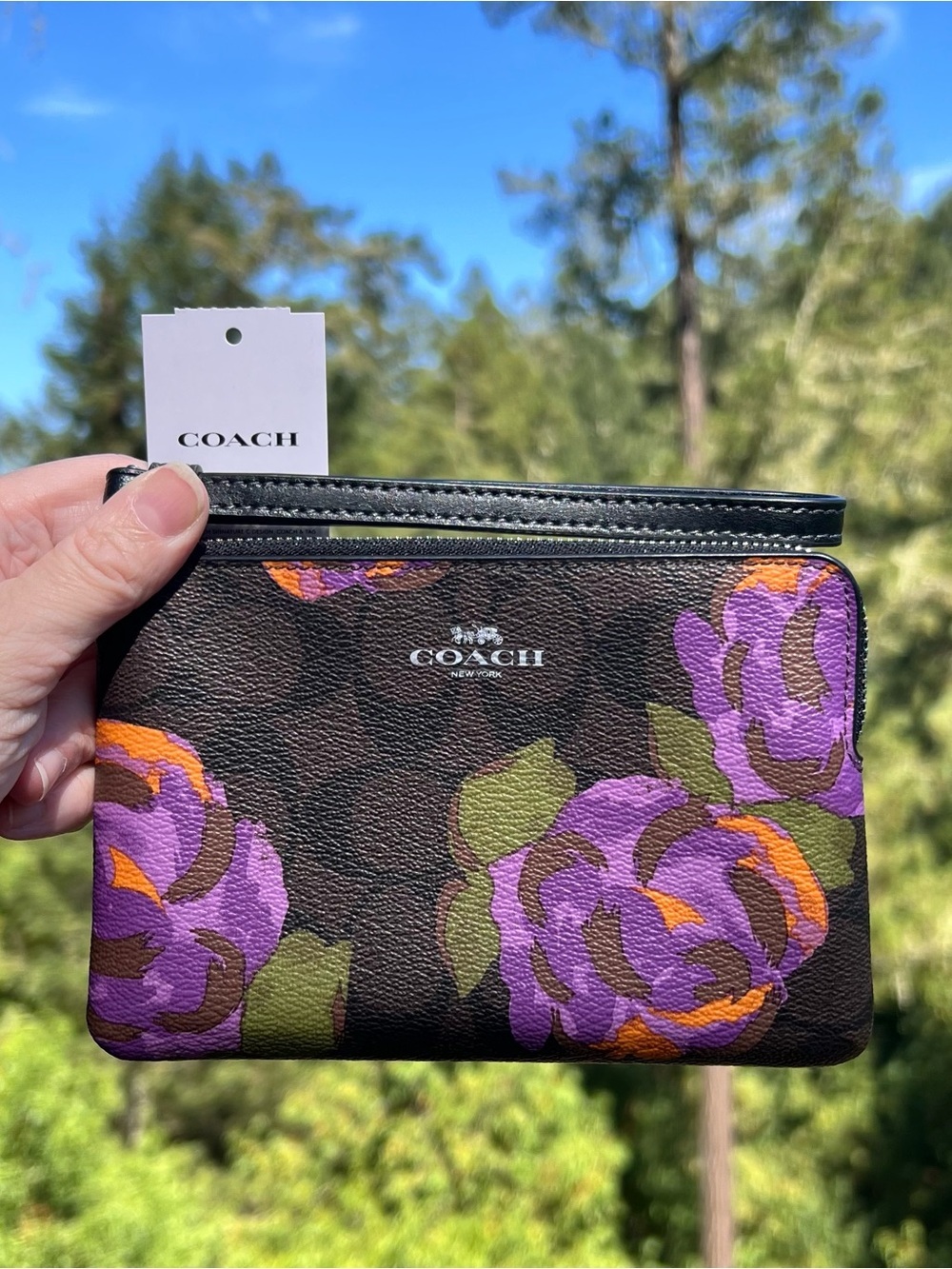 COACH Signature Brown Wristlet Wallet in Purple Rose Print NWT AUTHENTIC
